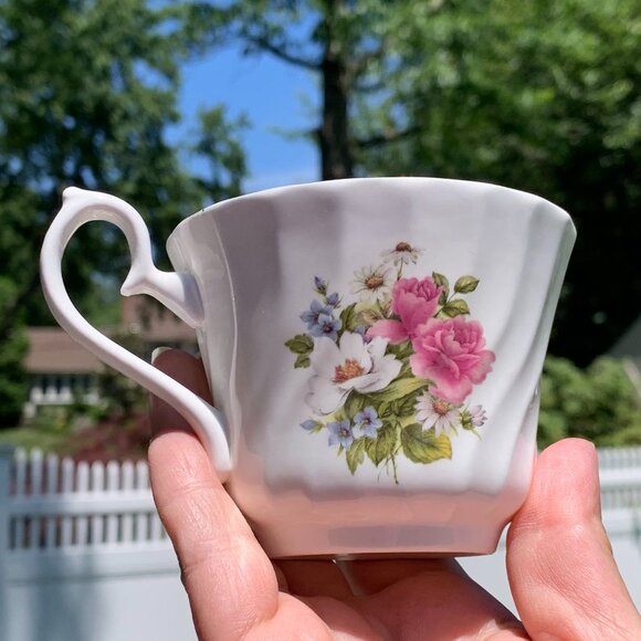 Vintage Royal Sutherland H&M Fine Bone China Teacup and Saucer 2pc Set NWOT - Picture 4 of 13